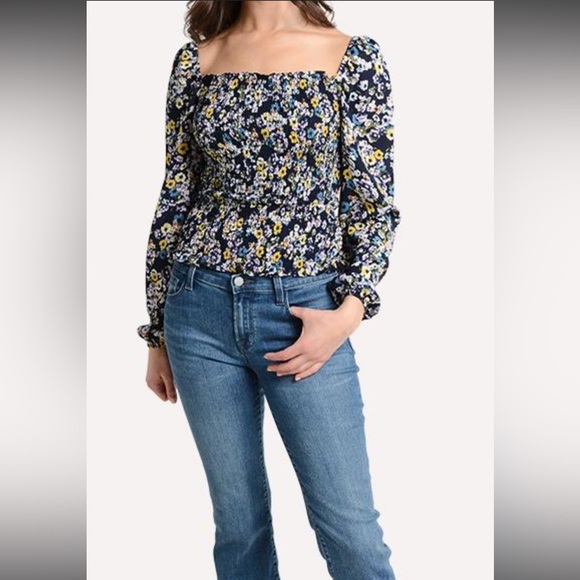 Cupcakes and Cashmere Smocked Royce Top EUC - Picture 2 of 8